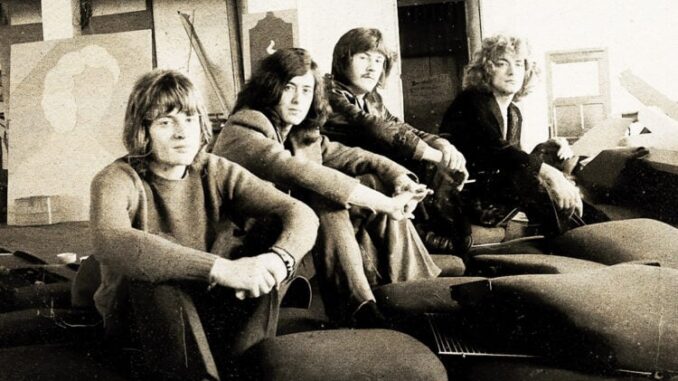 Led-Zeppelin-1969-Jimmy-Page-Robert-Plant-John-Paul-Jones-John-Bonham-Photographer-Robert-Stinnett-Far-Out-Magazine-F-750x563